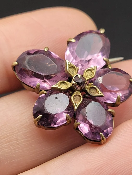 Antique Victorian Purple Paste Flower Brooch — 1880s–1910s Brass Five-Petal Pin - Picture 2 of 7